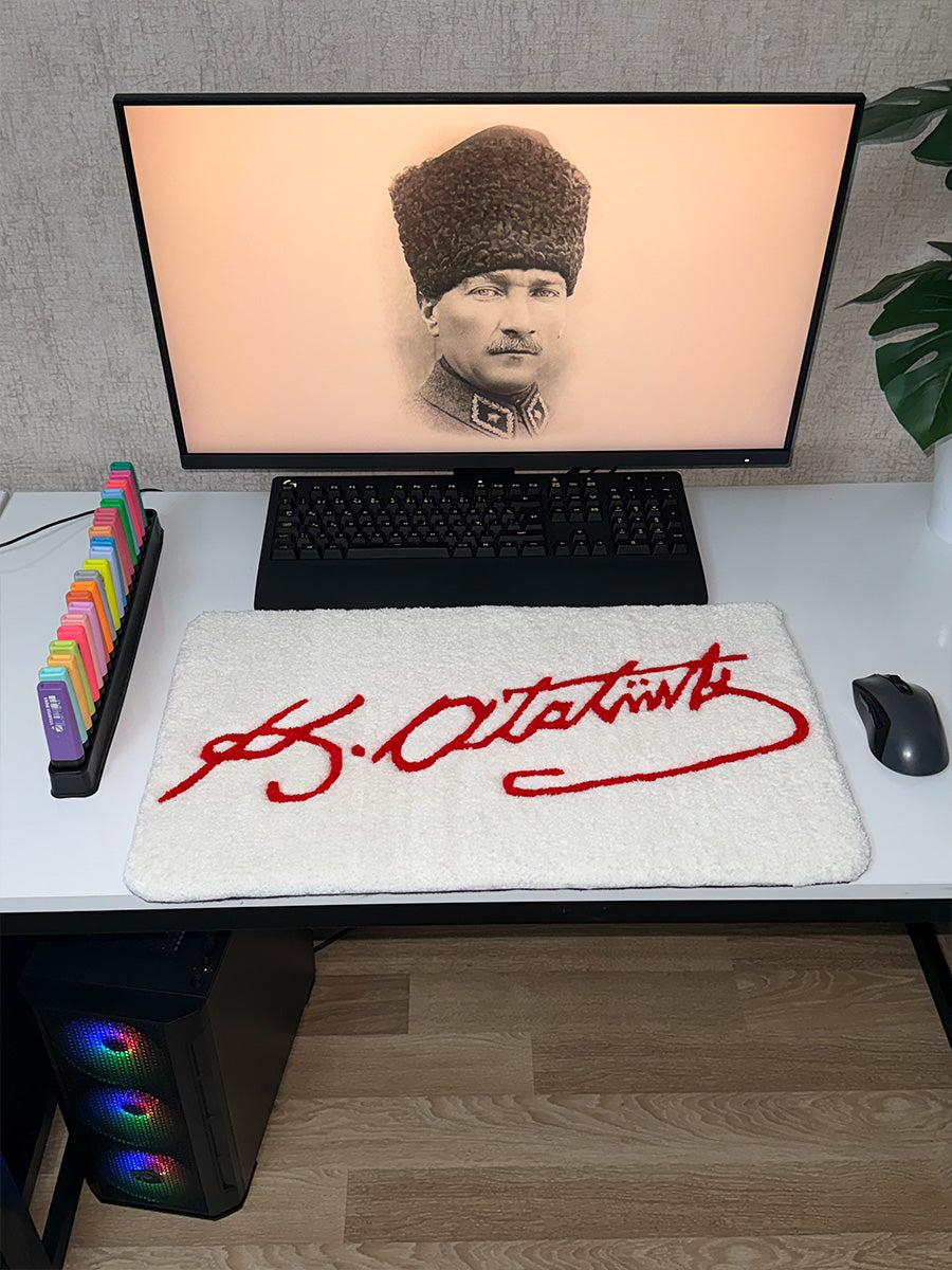 K. Atatürk Signature Edition 02 | Handmade Tufted Keyboard Pad